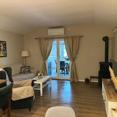 Lusy * Tribunj (Sibenik-Knin)